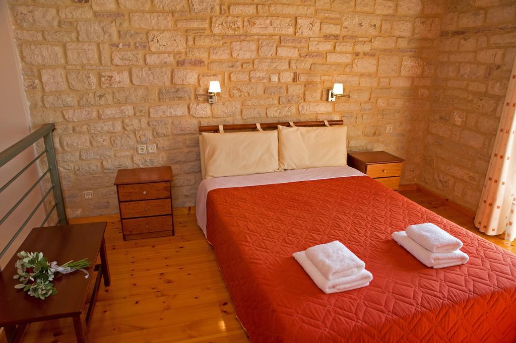 Enastron Villas Kyparissia Habitación foto