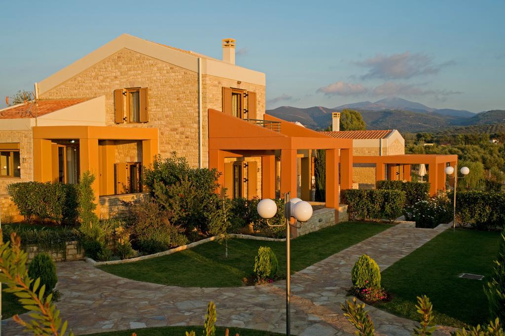 Enastron Villas Kyparissia Exterior foto