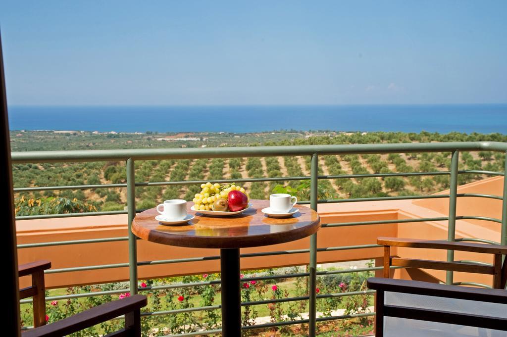 Enastron Villas Kyparissia Exterior foto