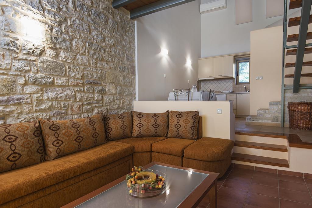 Enastron Villas Kyparissia Exterior foto