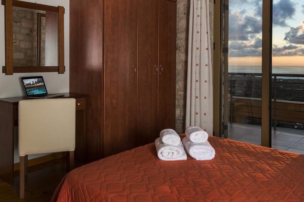 Enastron Villas Kyparissia Exterior foto