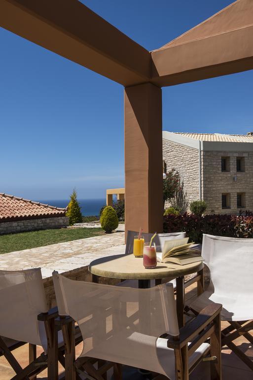 Enastron Villas Kyparissia Exterior foto