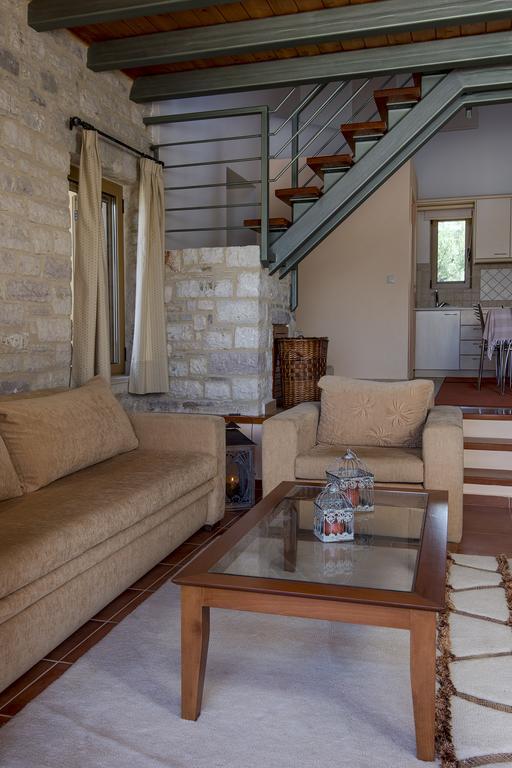 Enastron Villas Kyparissia Exterior foto