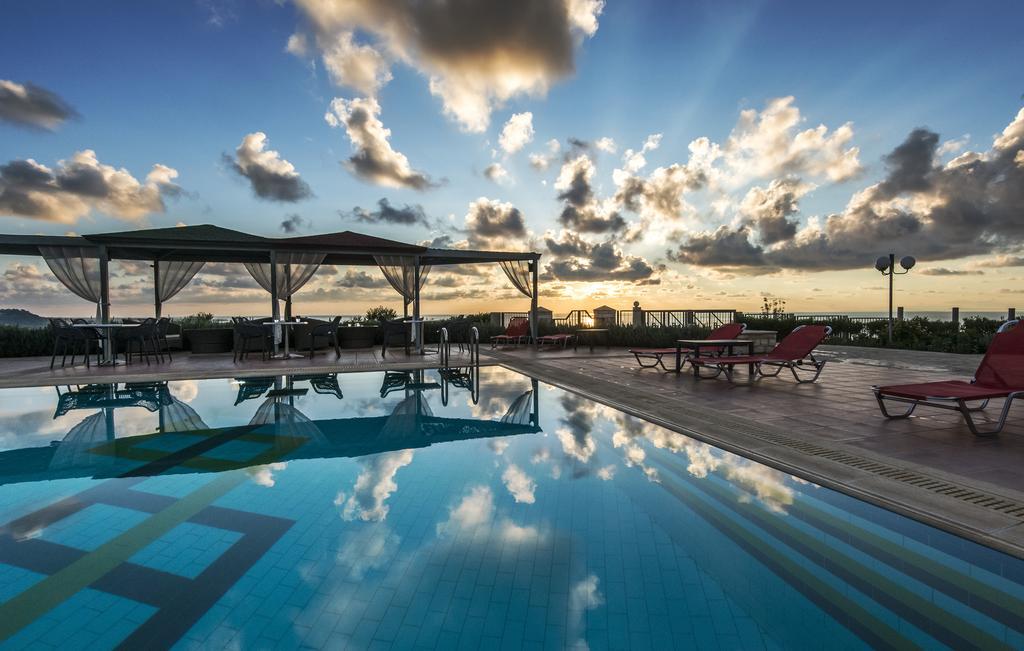 Enastron Villas Kyparissia Exterior foto
