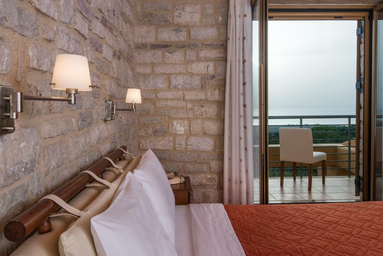Enastron Villas Kyparissia Exterior foto