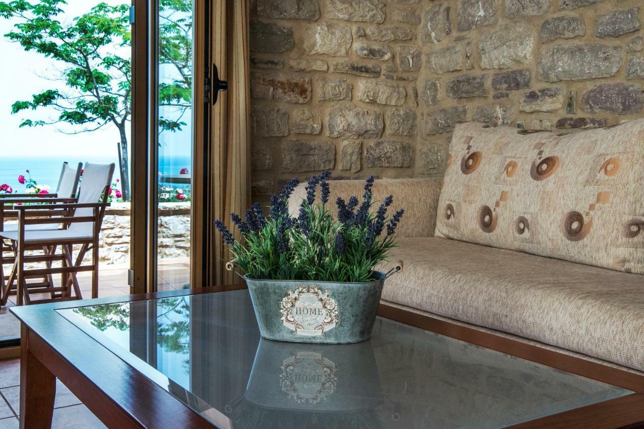 Enastron Villas Kyparissia Exterior foto